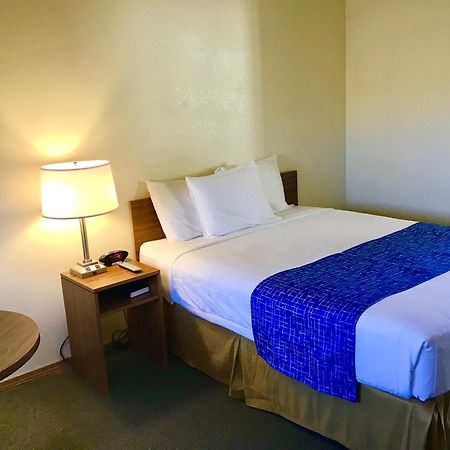 Travelodge By Wyndham Three Forks Exteriör bild