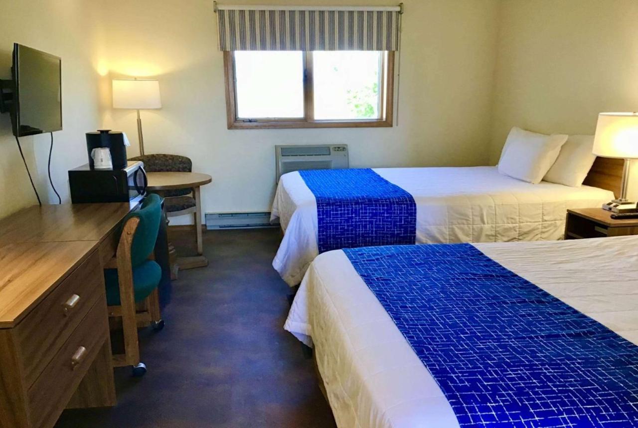 Travelodge By Wyndham Three Forks Exteriör bild